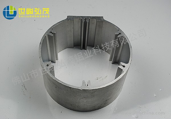 3000T機(jī)大圓管鋁合金鋁型材-1